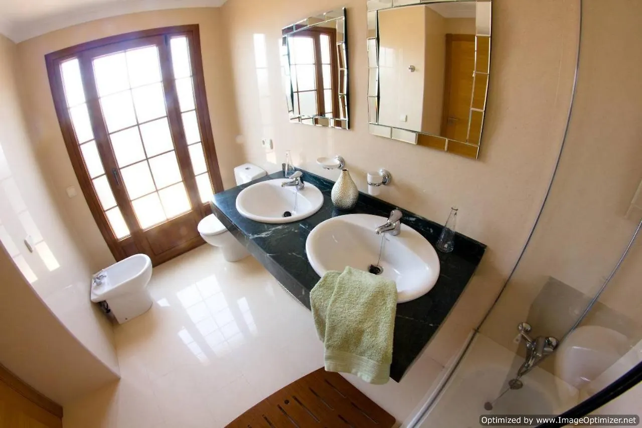 Villa 44 Sea Views, Pool,Games,Hot Tub, Office With Computer+ Wifi Playa Blanca