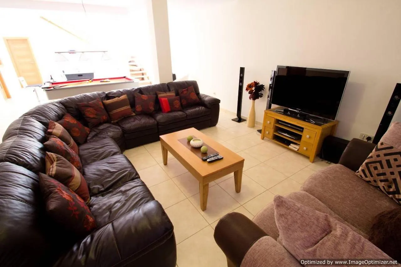 Villa 44 Sea Views, Pool,Games,Hot Tub, Office With Computer+ Wifi Playa Blanca