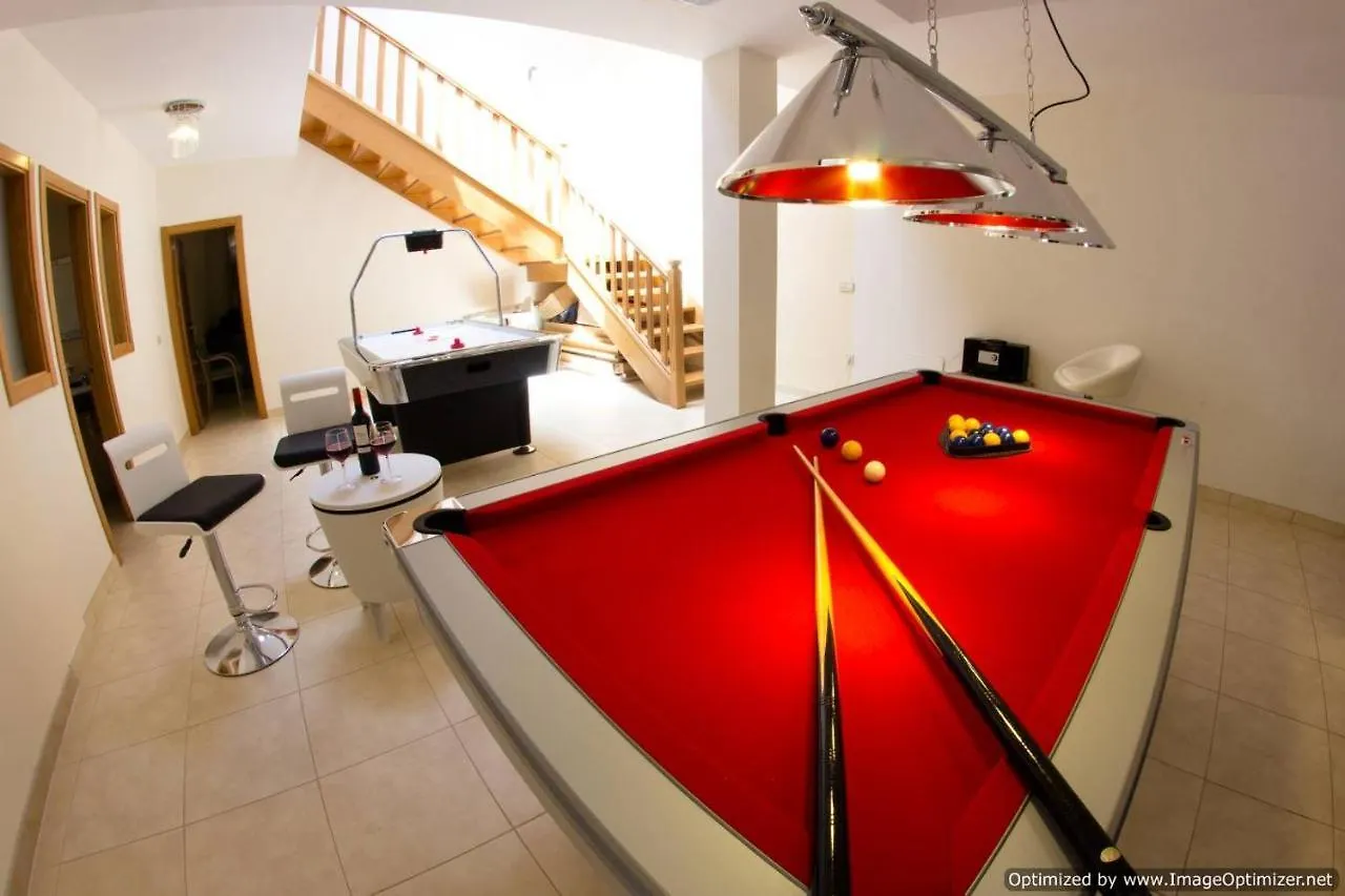 Villa 44 Sea Views, Pool,Games,Hot Tub, Office With Computer+ Wifi Playa Blanca  Spain