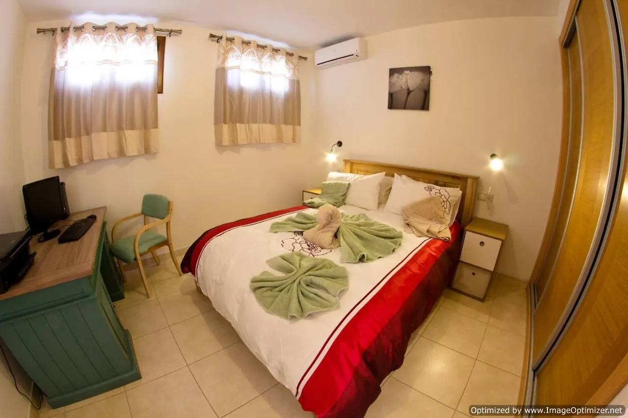 Villa 44 Sea Views, Pool,Games,Hot Tub, Office With Computer+ Wifi Playa Blanca  Spain