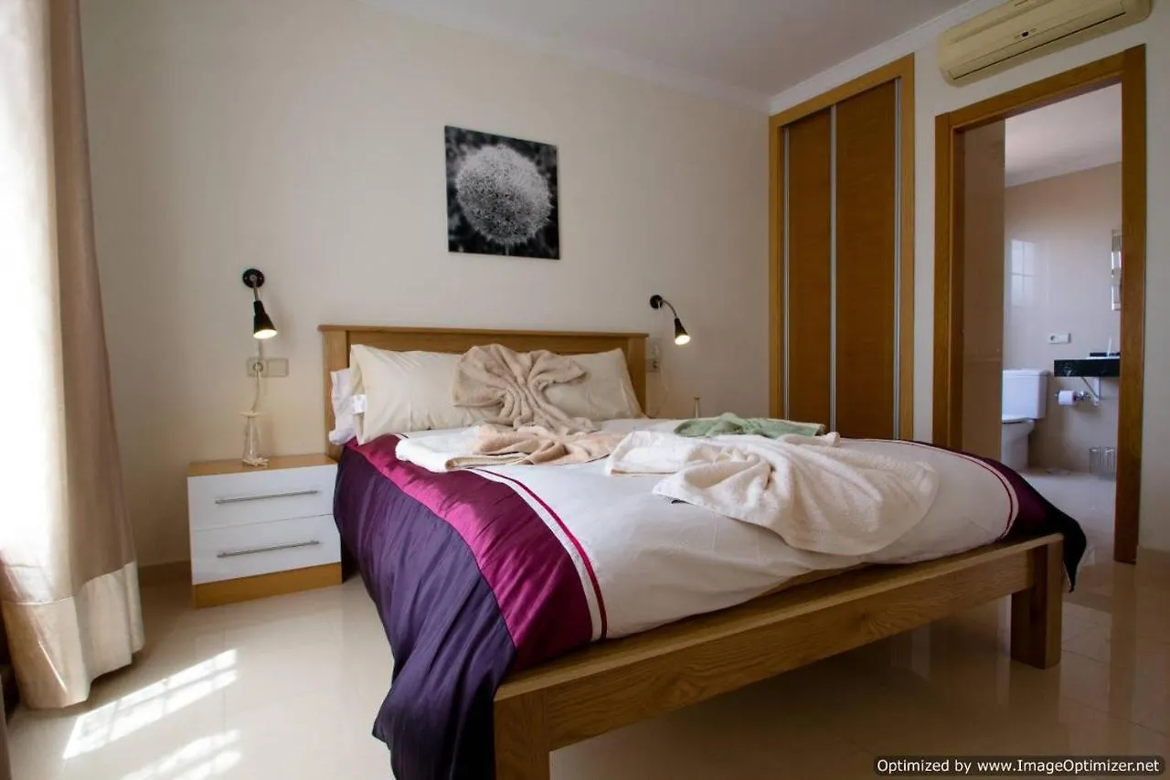 Villa 44 Sea Views, Pool,Games,Hot Tub, Office With Computer+ Wifi Playa Blanca  0*, Playa Blanca (Lanzarote)