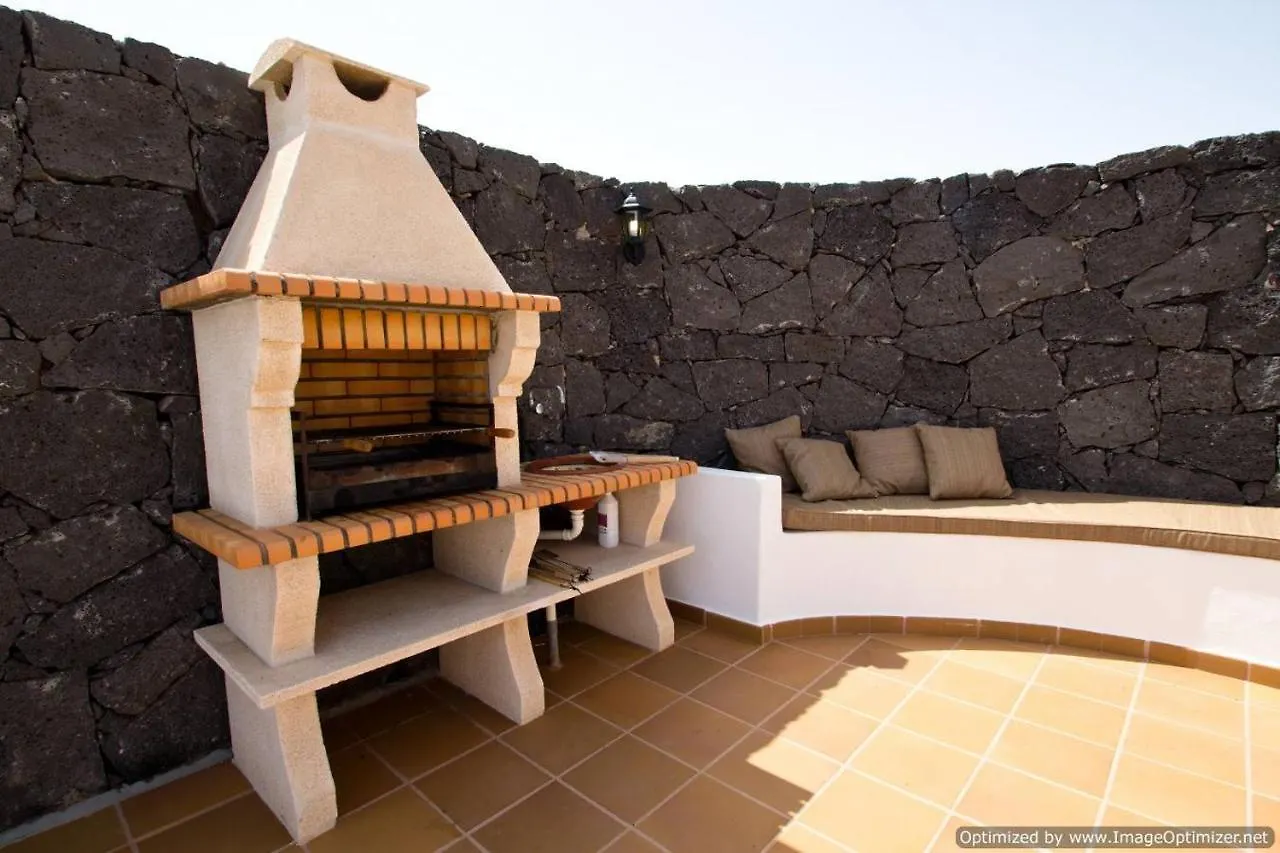 Villa 44 Sea Views, Pool,Games,Hot Tub, Office With Computer+ Wifi Playa Blanca