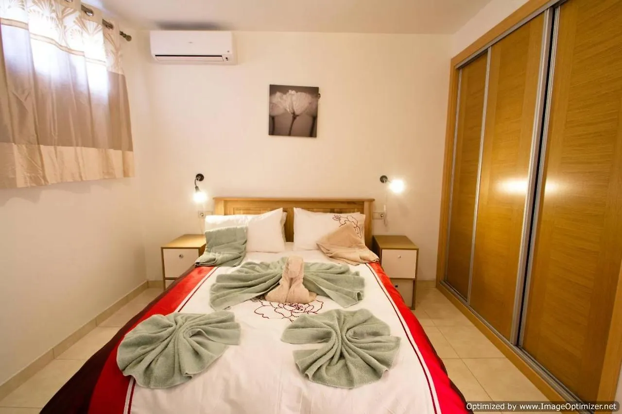 Villa 44 Sea Views, Pool,Games,Hot Tub, Office With Computer+ Wifi Playa Blanca